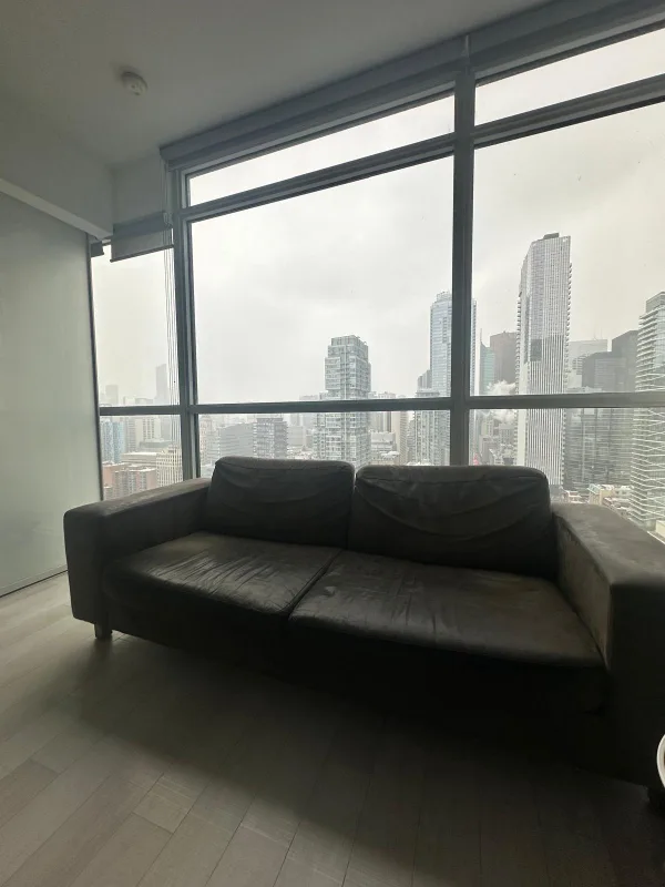 Free Brown Leather Sofa thumbnail
