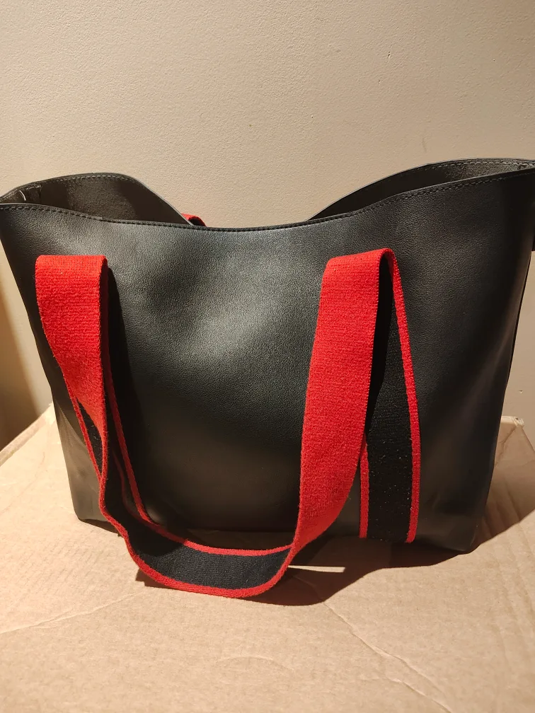 New Look Black Tote Bag with Red Straps image indicator(2)