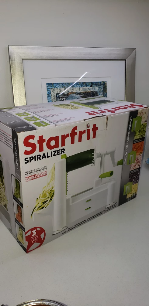 Starfrit spiralizer vegetable noodle maker