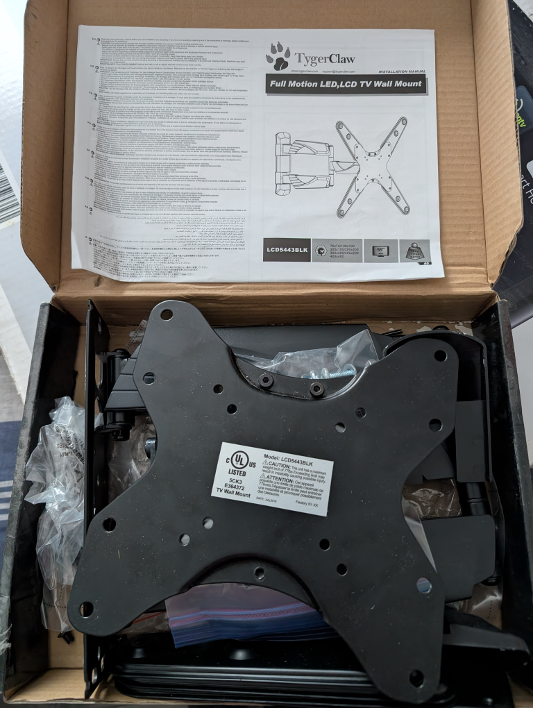 TygerClaw Full Motion TV Wall Mount