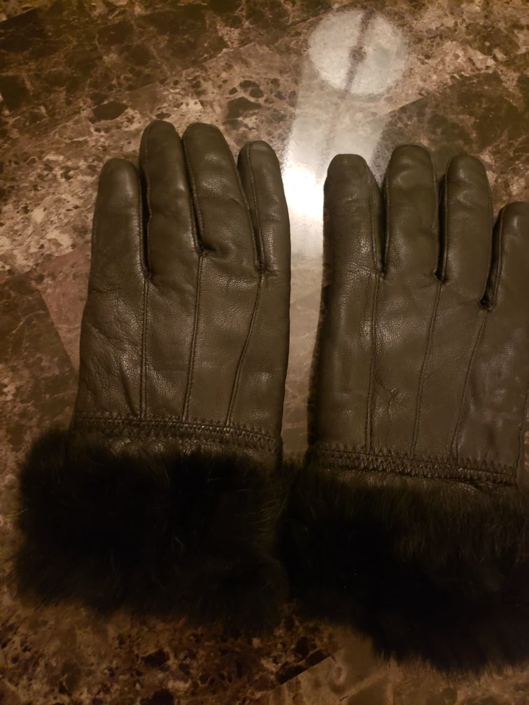 Leather Gloves with Fur Trim