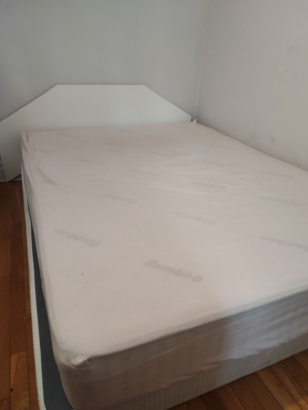 MOVE OUT SALE: Queen size mattress + box spring + headboard - photo 2