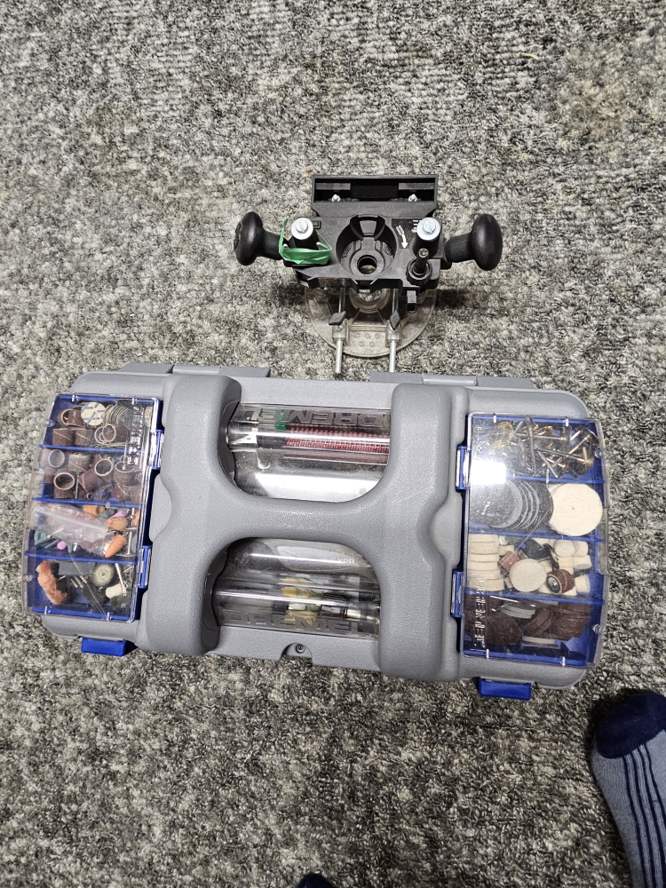 Dremel kit with router Base