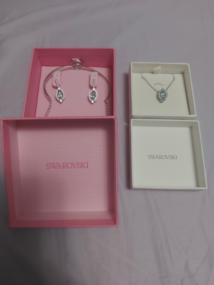 Swarovski Blue Jewelry Set - Necklace, Bracelet and Earrings