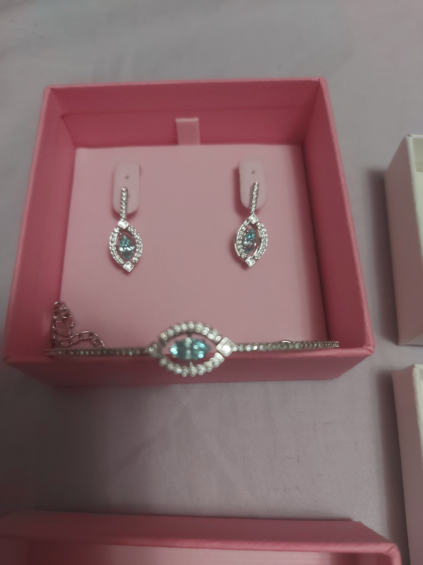 Swarovski Blue Jewelry Set - Necklace, Bracelet and Earrings - photo 3