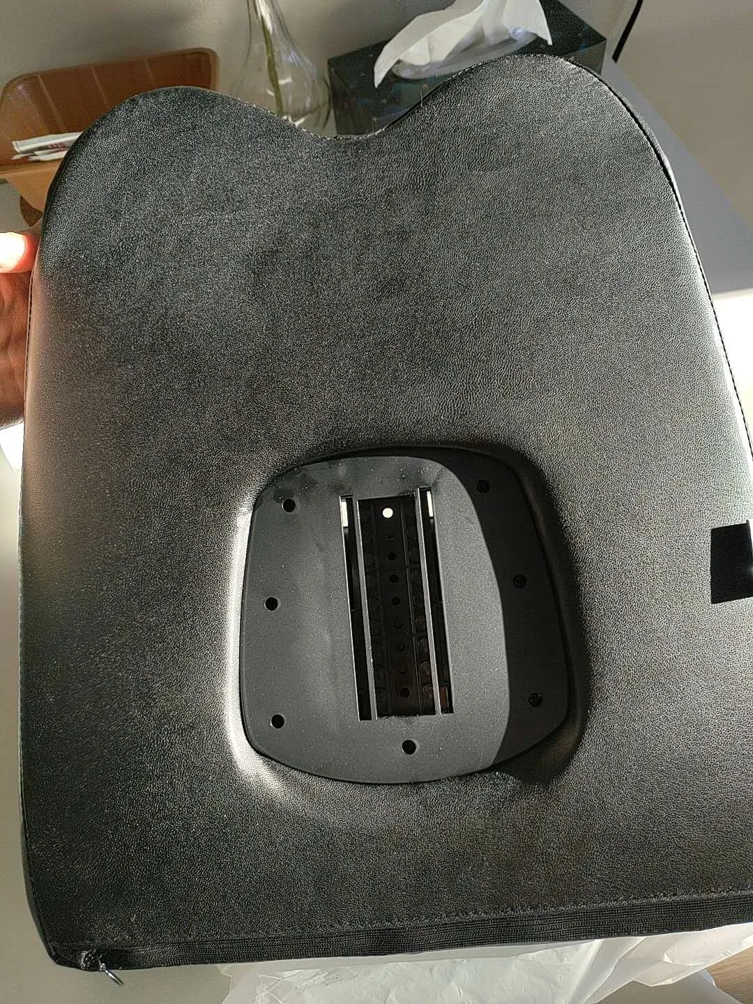 Adjusttable and rotatable back cushion image indicator(4)