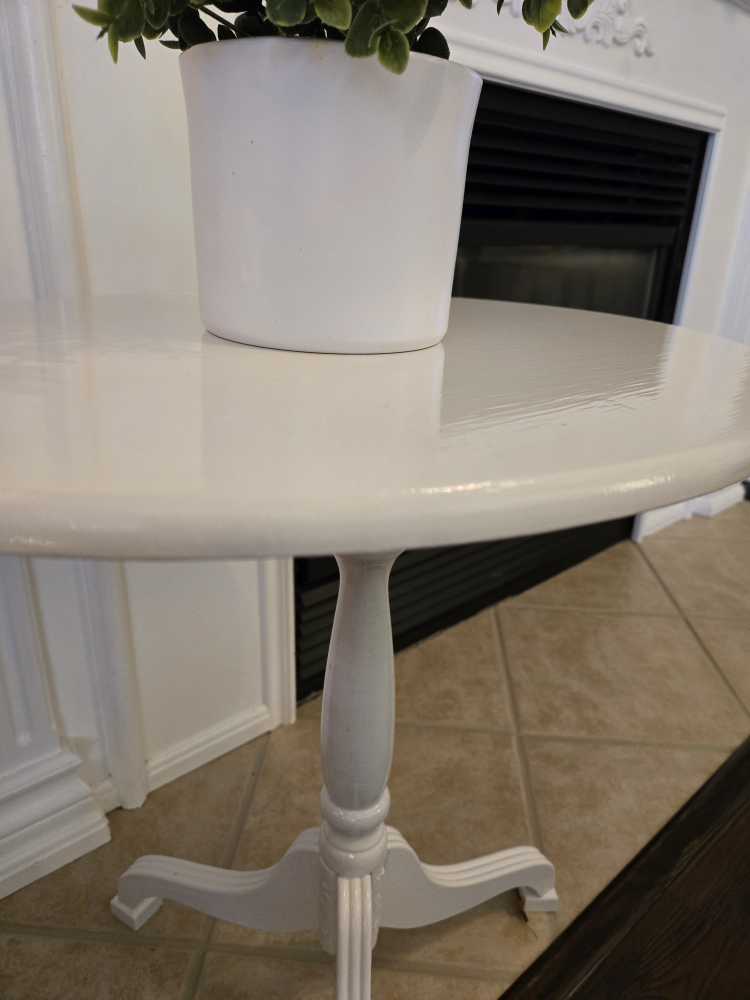 White Round Accent Table - photo 2