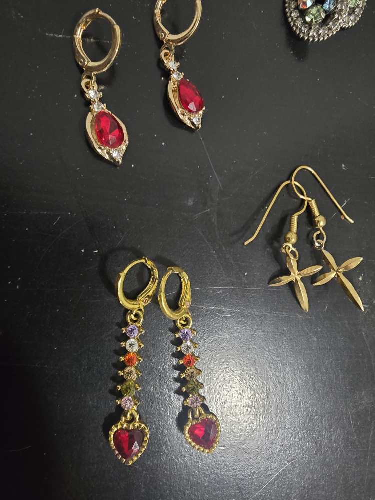 5 Pairs of Earrings - photo 2