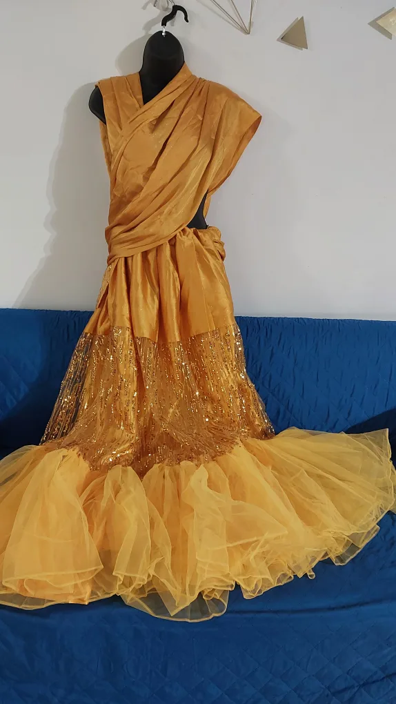 BNIB Ready to wear pre pleated attached lining sarees image indicator(4)