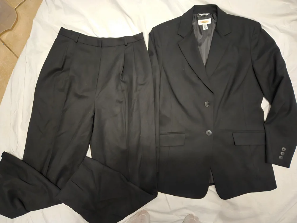 Talbots Women's Black Suit Size 10 thumbnail