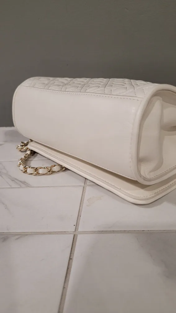 Tory Burch White Quilted Chain Bag image indicator(8)