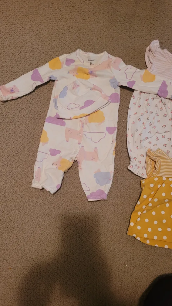 Gap and Carters each 5$ - Size 3 month image indicator(2)