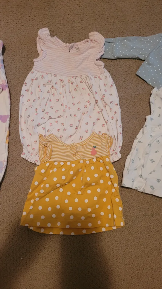 Gap and Carters each 5$ - Size 3 month image indicator(3)