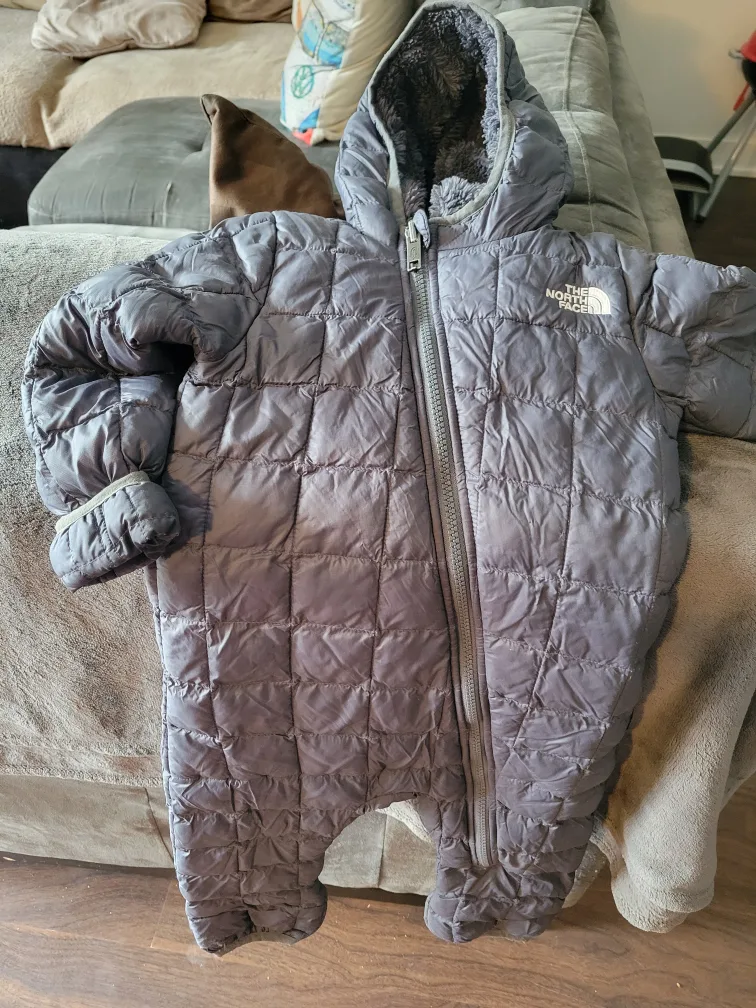 The North Face Baby Snowsuit 18 - 24 months. image indicator(2)