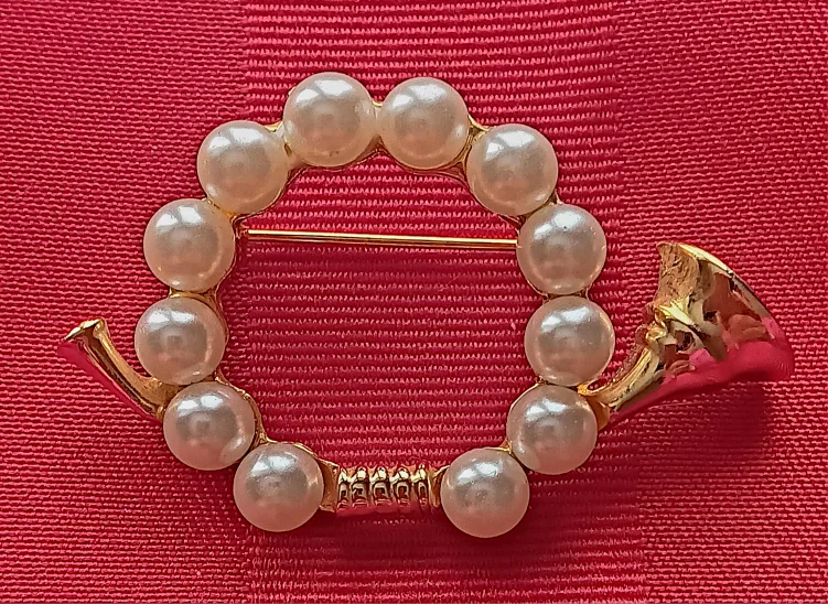 Vintage gold metal and faux pearl French horn brooch thumbnail