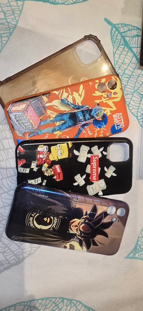 iPhone 11 (with box, screen protector, cases) image indicator(4)