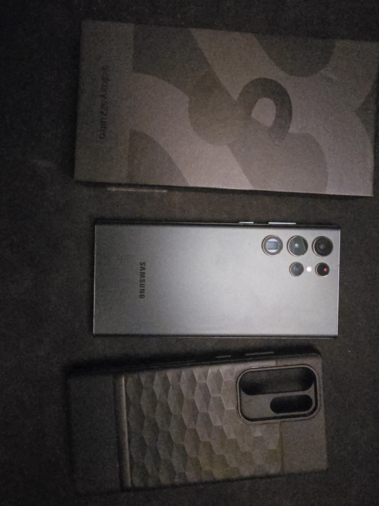 Selling Mint unlocked Samsung Galaxy S22 Ultra 512gb Green - photo 2
