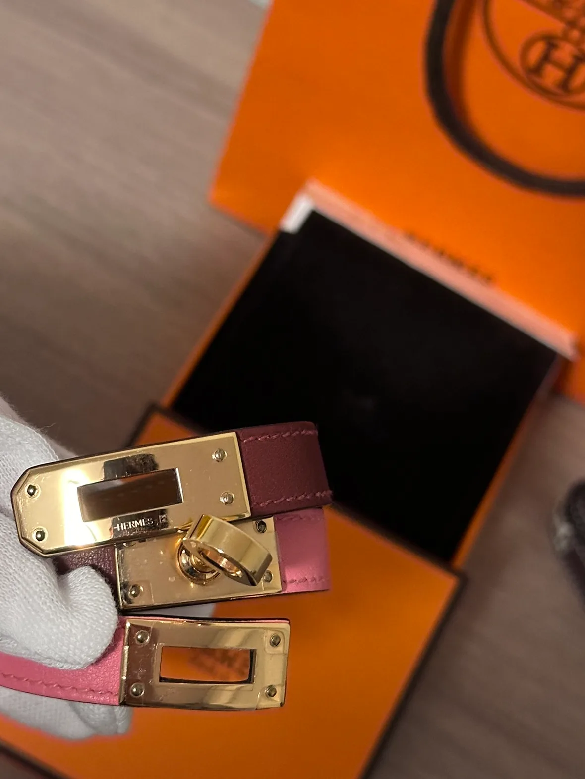 Hermès Bicolor Double Tour Bracelet Rose Gold Kelly Closure image indicator(2)