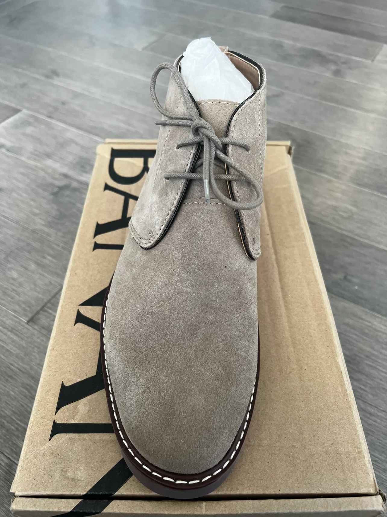 NEW MENS SIZE 10  BANANA REPUBLIC DESERT BOOT image indicator(2)