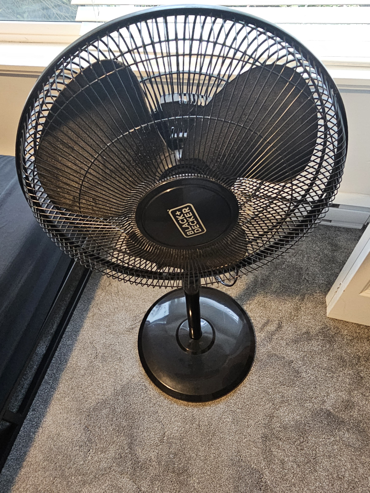 Black & Decker Stand Fan - photo 2