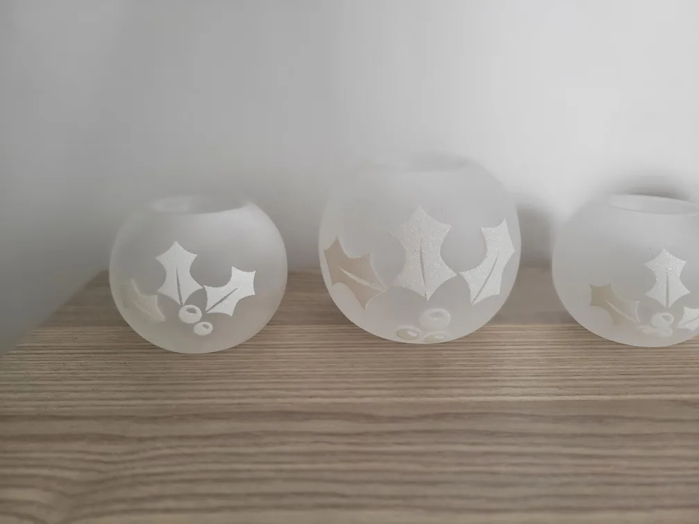 Set of 4 Frosted Glass Votive Candle Holders with Holly Design image indicator(2)