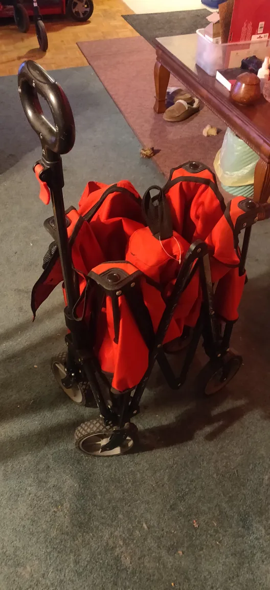 Large Red Folding Wagon image indicator(7)