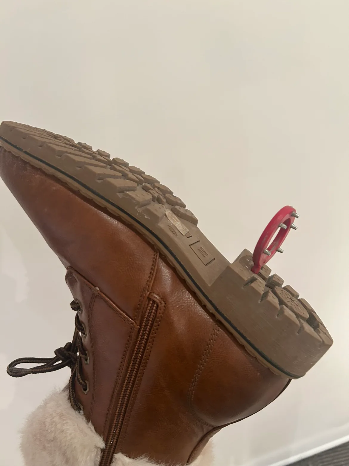 Denver Hayed Winter Boots with Ice Grip image indicator(5)