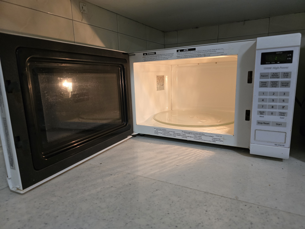 Panasonic Microwave - photo 2