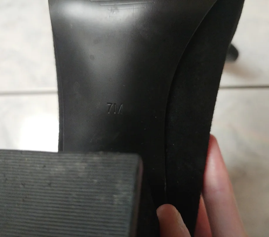 Women's Guess Faux Suede Boots (size 7) image indicator(5)