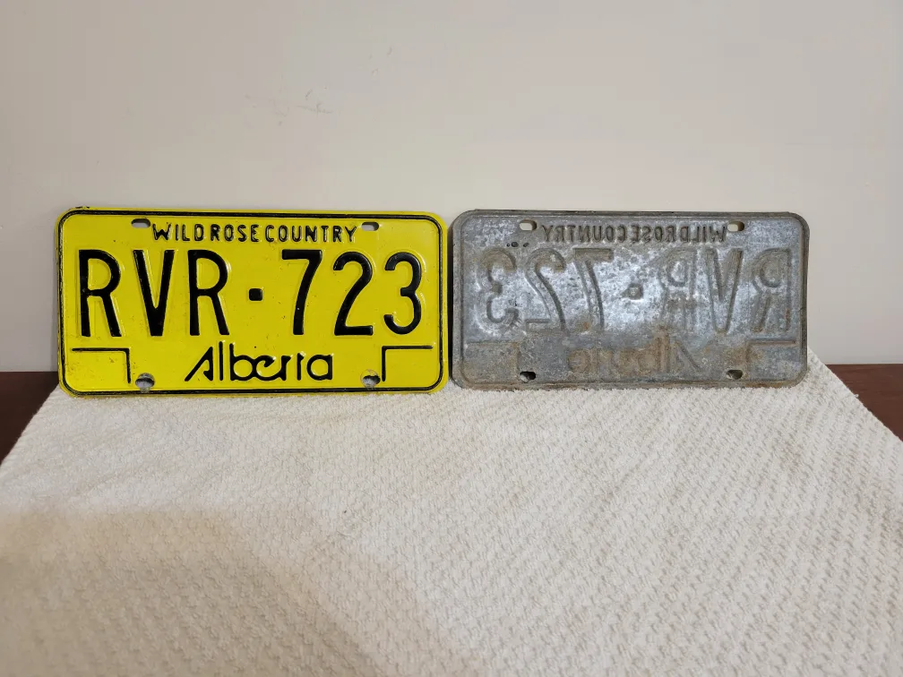 Vintage Alberta License Plates image indicator(2)