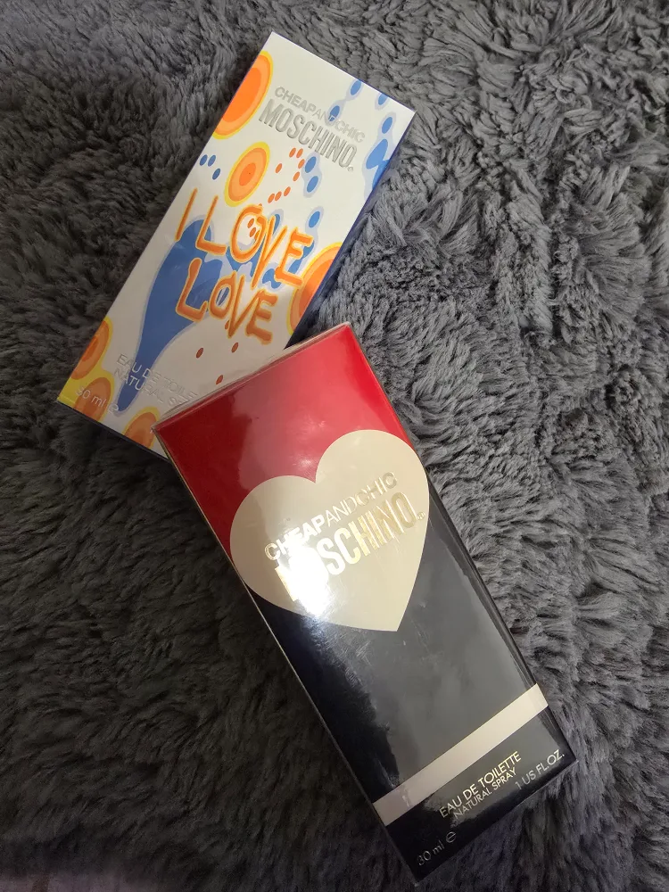 Brand new Women's Cheap and Chic Moschino Perfume Set image indicator(3)