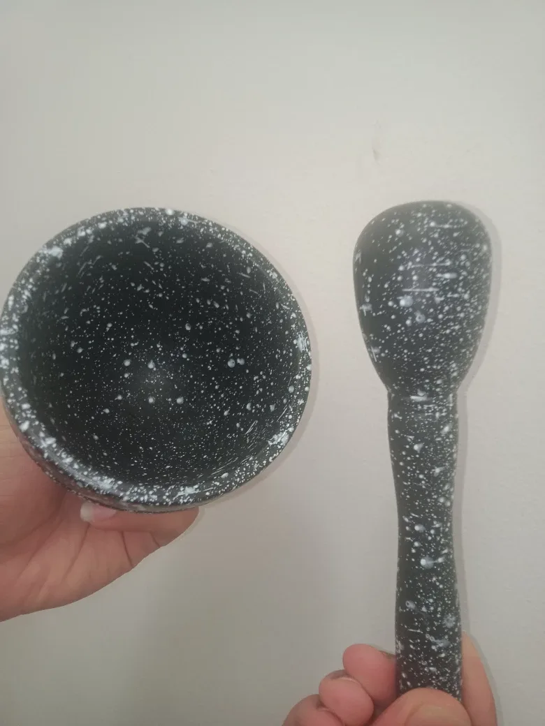 # freecycle Black and White Mortar and Pestle image indicator(2)