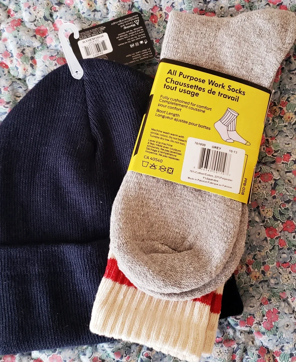 Beanie and Work Socks #freecycle image indicator(2)