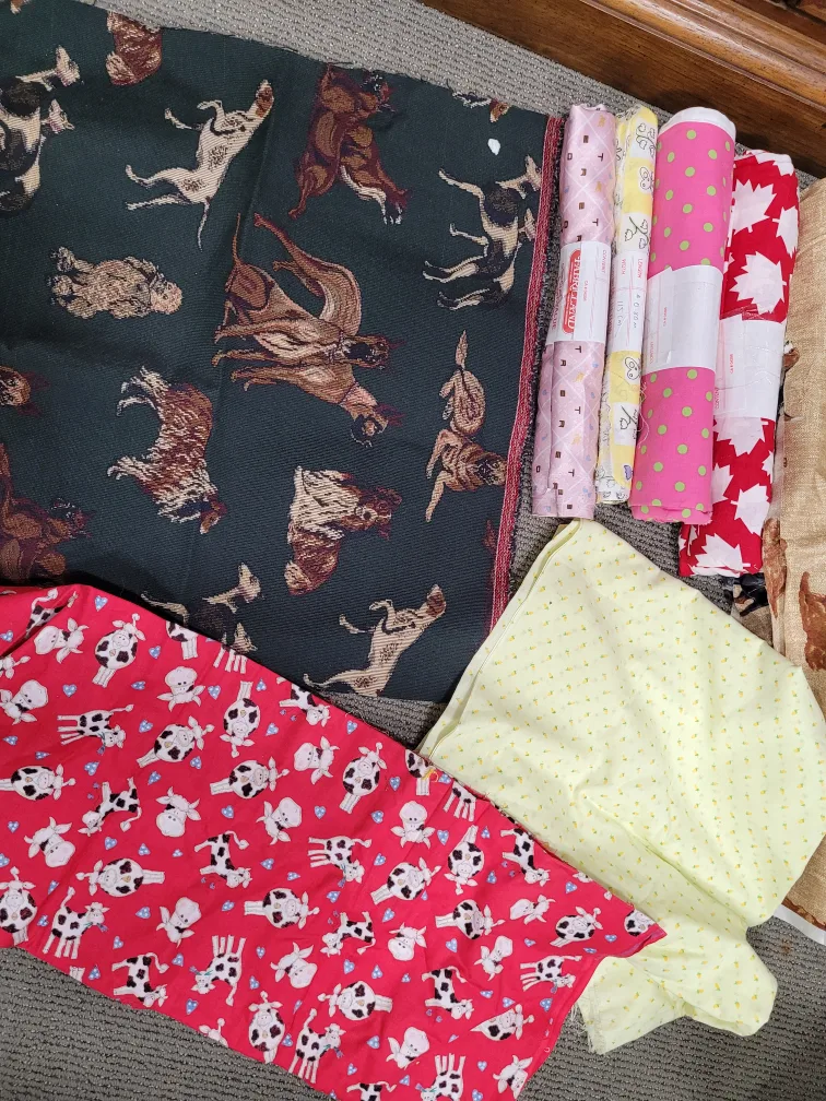 Dog Fabric - maple leafs, cows etc image indicator(2)