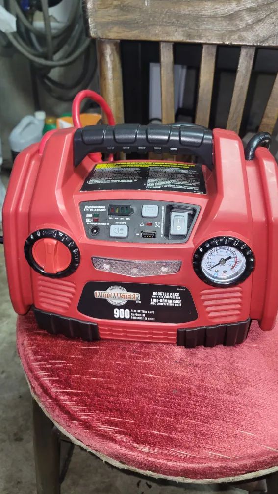 Roadmaster 900 Peak Amp Booster Pack thumbnail