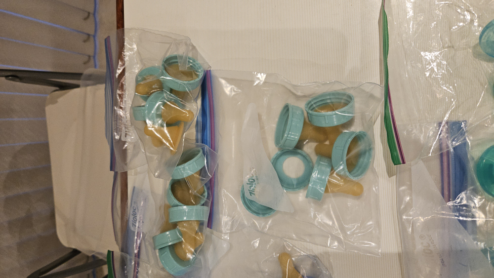 Baby Bottle Nipples & Rings - photo 5