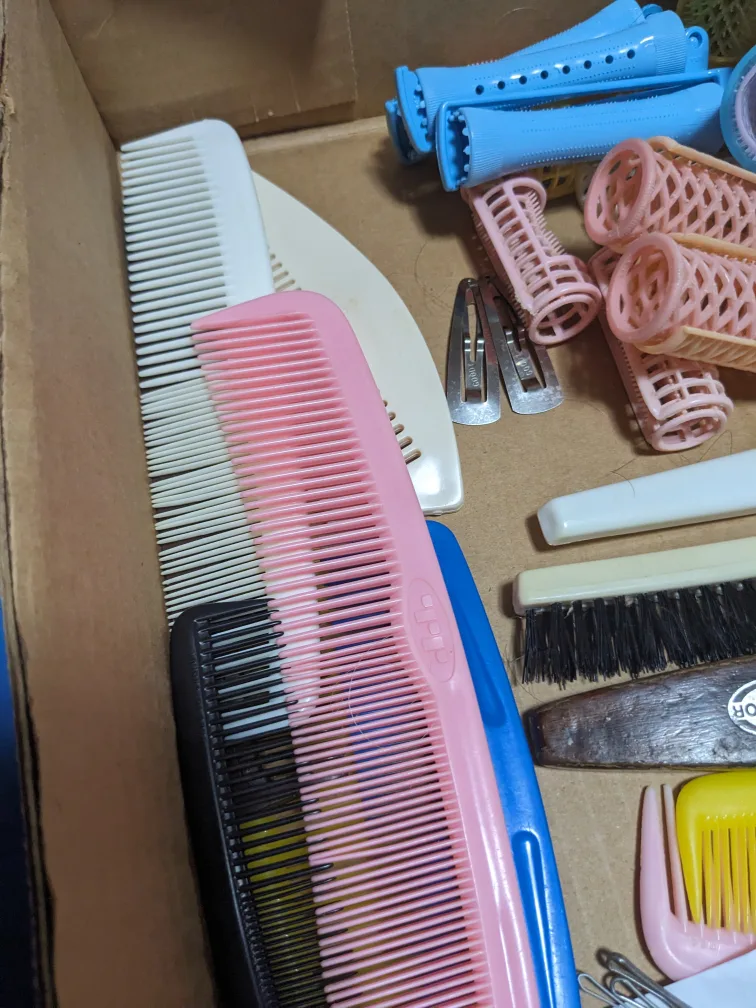 Hair Styling Tools and Accessories Lot image indicator(6)