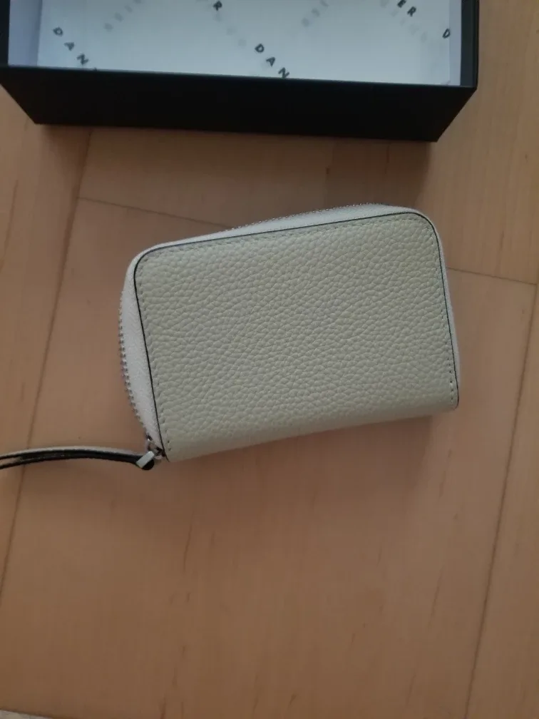 Danier Leather Zip Around Wallet image indicator(2)