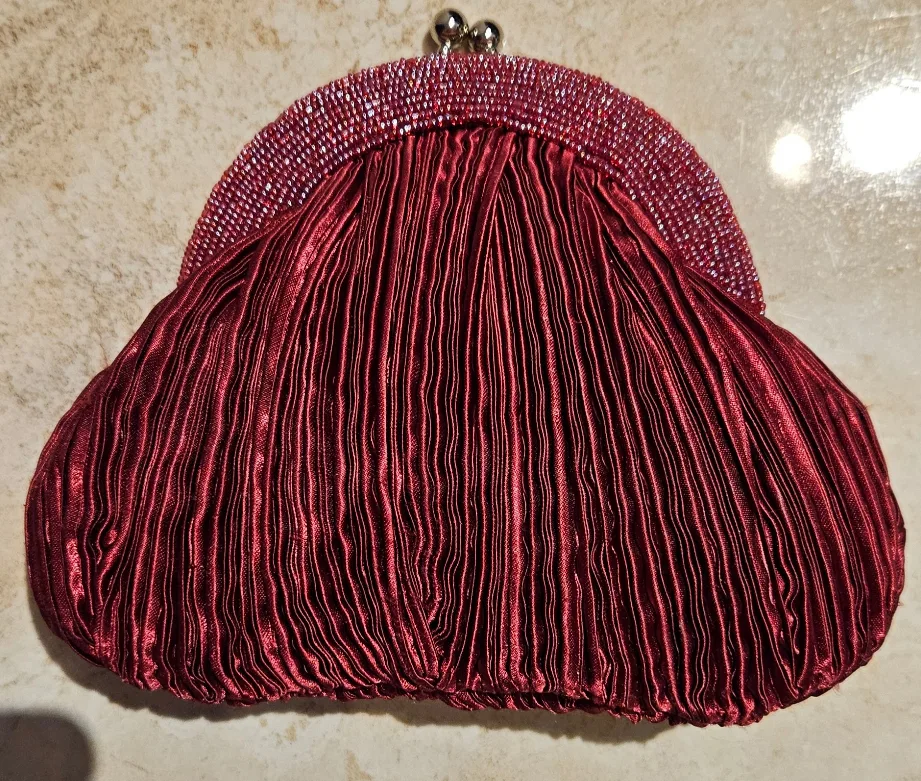 Burgundy Beaded Clutch Purse image indicator(3)