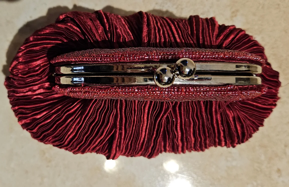 Burgundy Beaded Clutch Purse image indicator(4)