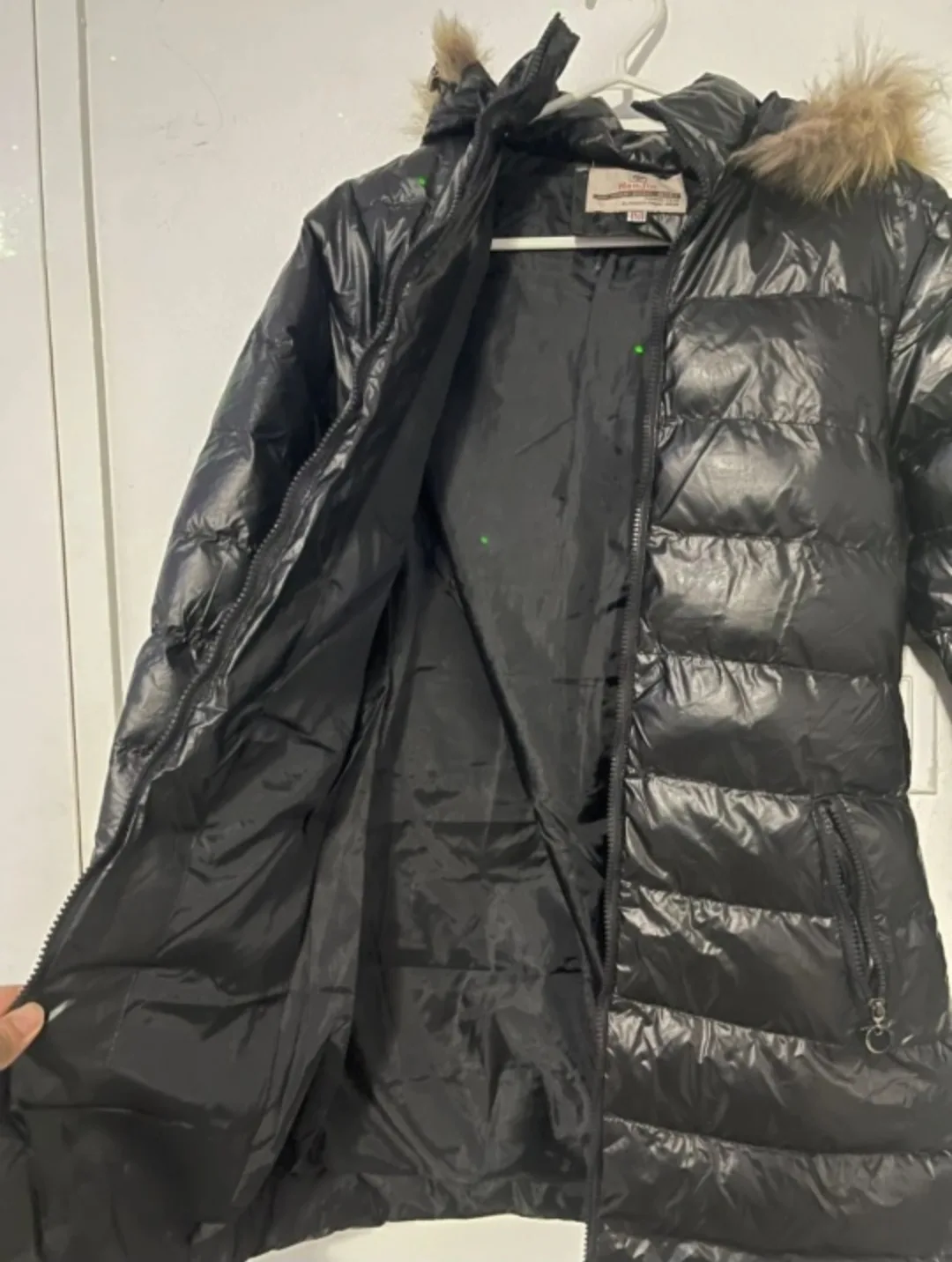 Black Puffer Jacket with Fur Hood 🇨🇦 image indicator(2)