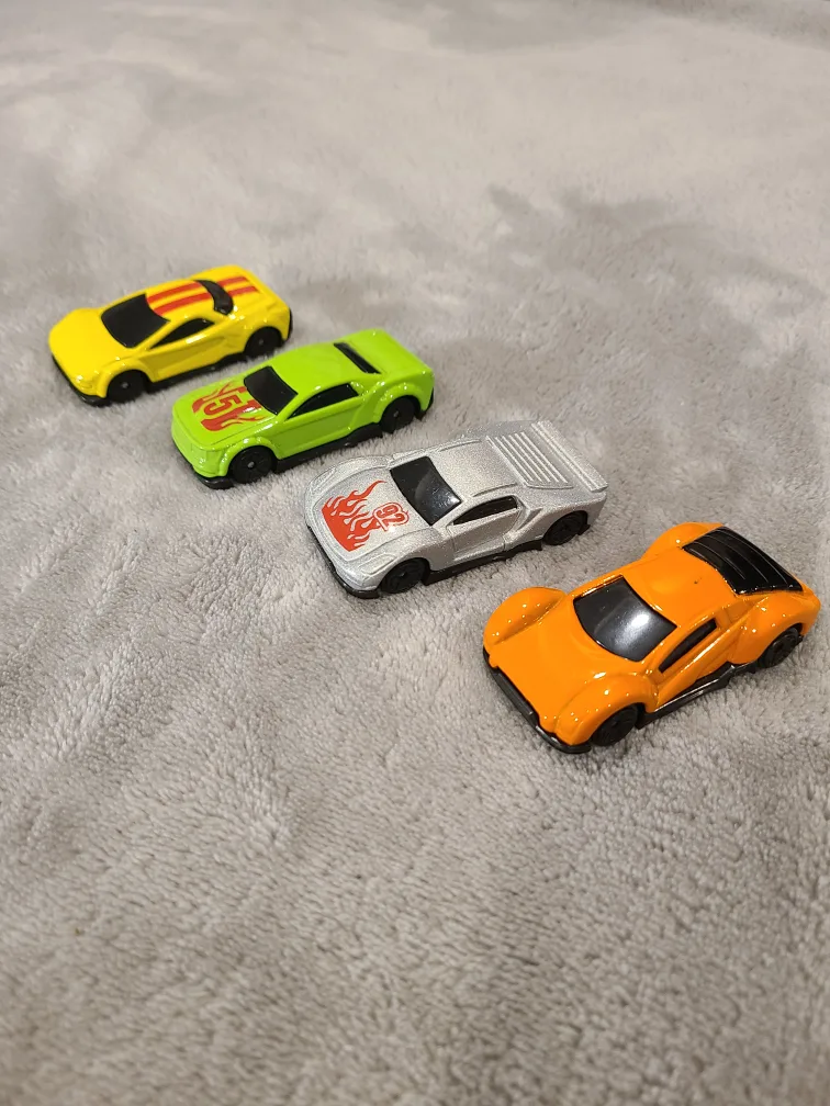 Set of 4 Maisto Toy Cars image indicator(2)