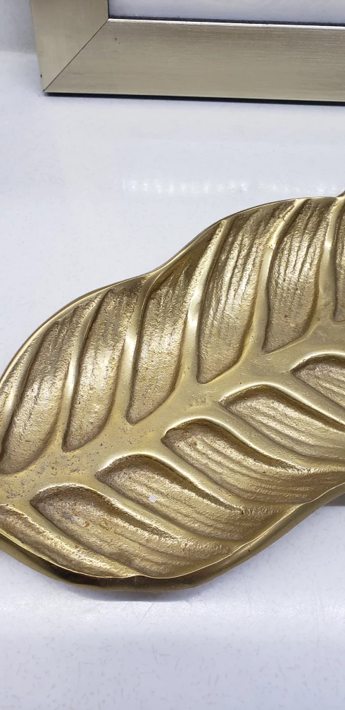 Home accent leaf shape tray in brass - photo 2