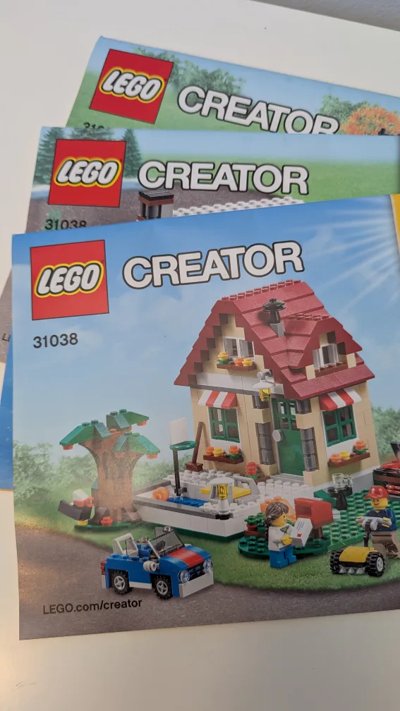 Retired LEGO set Changing Seasons 3 in 1 Creator Set thumbnail