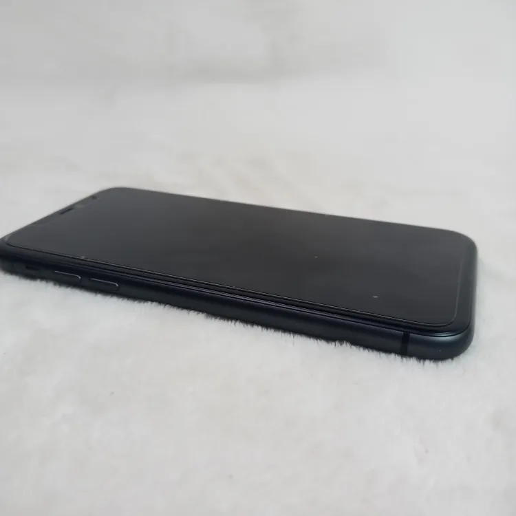 iPhone 11 64GB Black 95% Battery (Great Condition) image indicator(8)