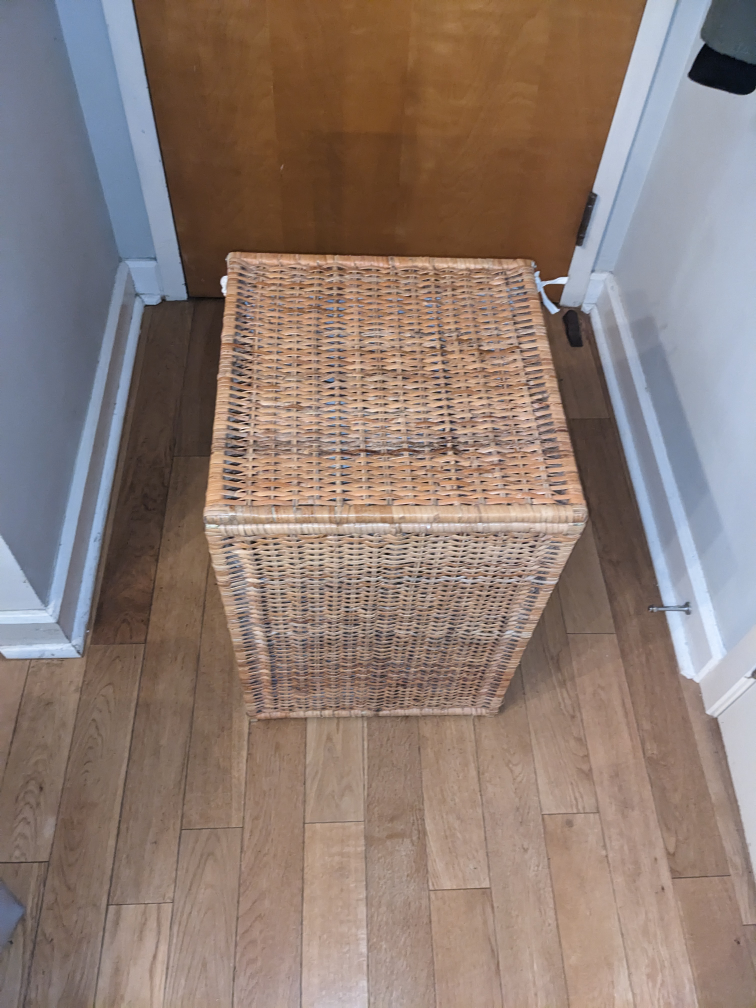 Wicker Laundry Basket - photo 2