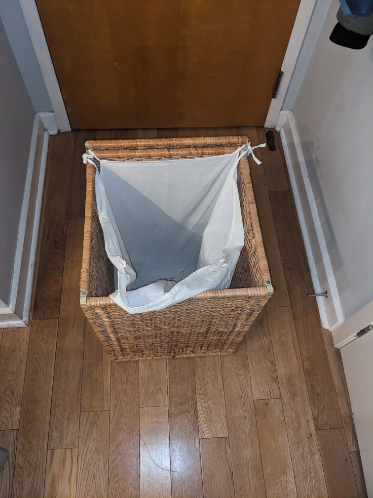 Wicker Laundry Basket - photo 3
