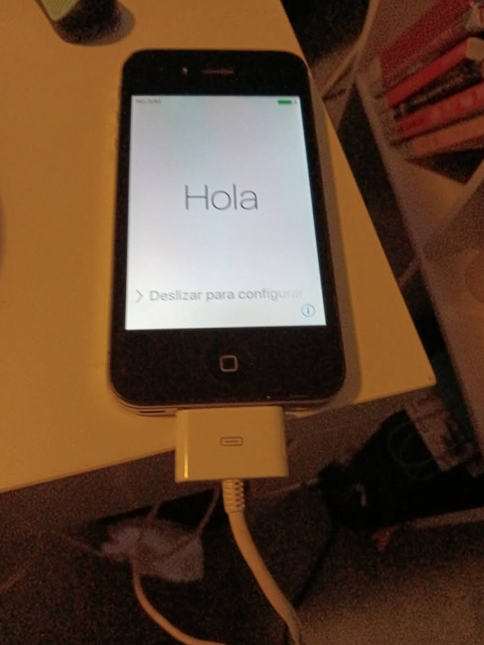 iPhone 4S 16GB Black with charge cable