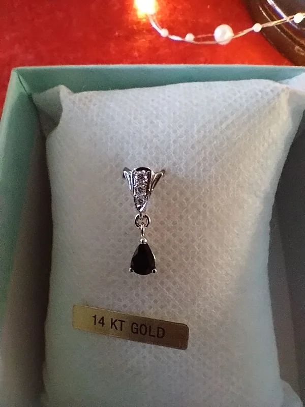 14KT Gold Pendant with Genuine Pear Shape Sapphire image indicator(5)