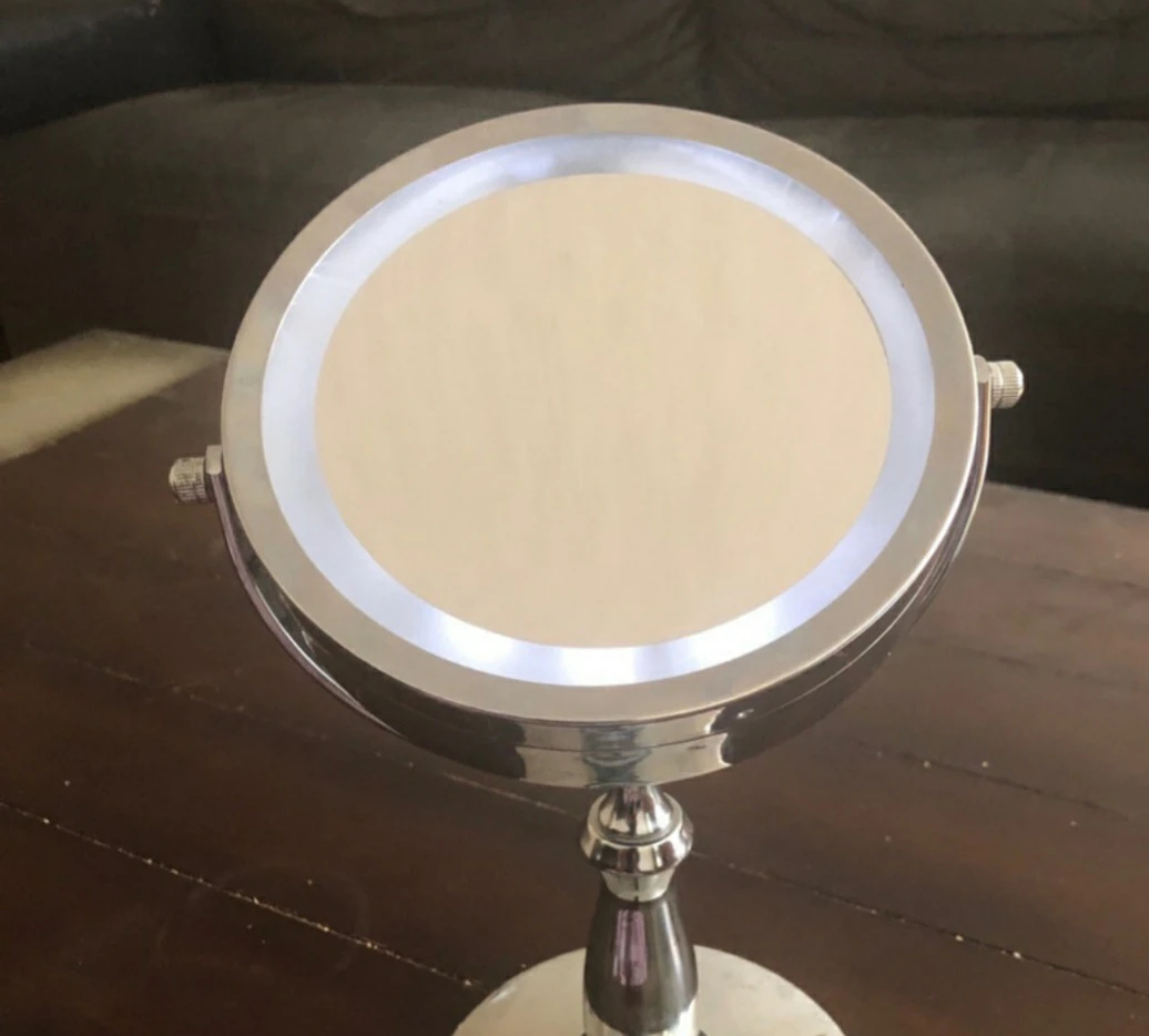 Lighted Vanity Mirror. batteries not included - photo 3